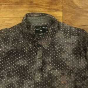 Billabong Men’s Charcoal Distressed Wash Micro-Print Button-Up Shirt